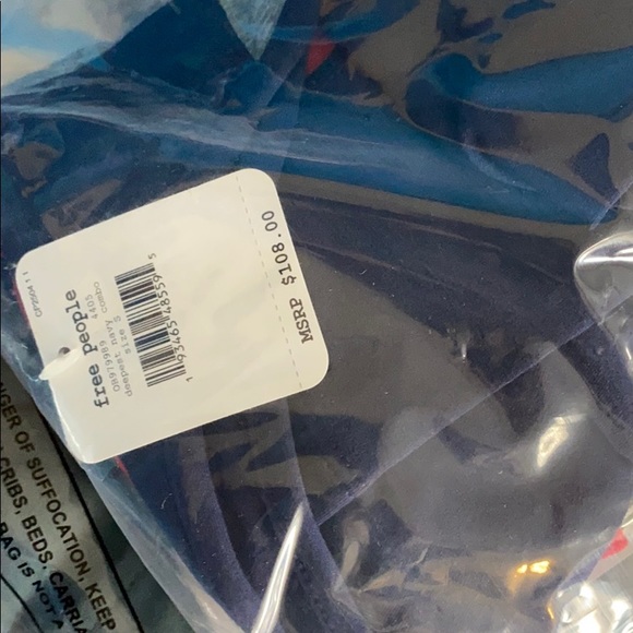 FREE PEOPLE MOVEMENT MYSTERY BOX - Picture 6 of 7